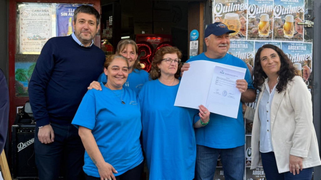 Distinción para un comercio que cumple 30 años de historia