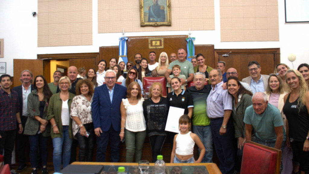 Joven gimnasta de Once Unidos, Juana Azerman, destacada por su participación internacional